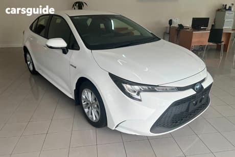 White 2021 Toyota Corolla Sedan Ascent Sport (Hybrid)