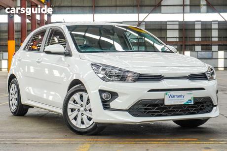 White 2023 Kia RIO Hatchback S