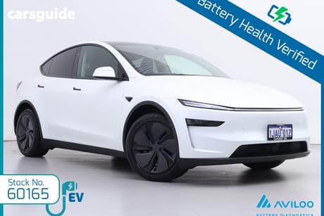 White 2025 Tesla Model Y Wagon Long Range