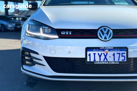 White 2017 Volkswagen Golf Hatchback Gti