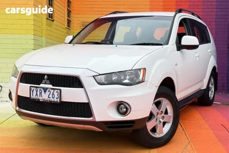 White 2012 Mitsubishi Outlander Wagon Ls