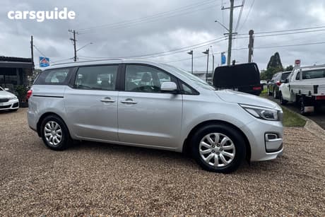 Silver 2019 Kia Carnival Wagon S
