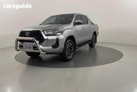 Silver 2022 Toyota Hilux Double Cab Pick Up Sr5 (4X4)