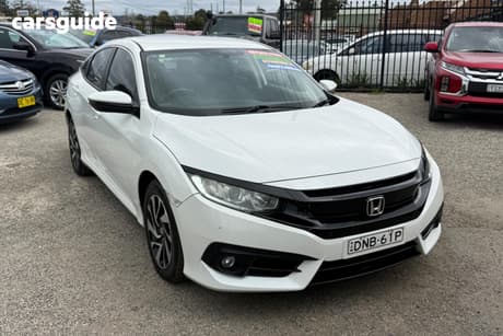 White 2017 Honda Civic Sedan Vti-S