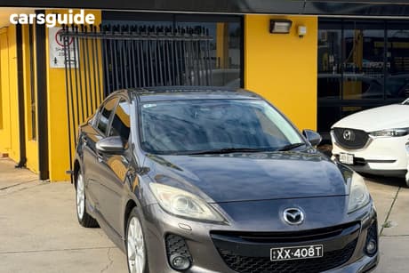 Grey 2013 Mazda 3 Sedan Sp25