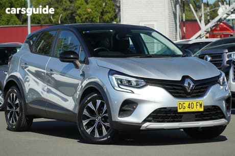 Silver 2022 Renault Captur Wagon Zen