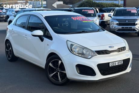 White 2012 Kia RIO Hatchback S