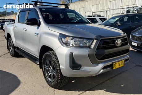 Silver 2023 Toyota Hilux Double Cab Pick Up Sr Hi-Rider (4X2)
