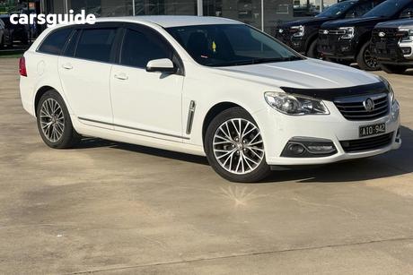 White 2015 Holden Calais Sportswagon