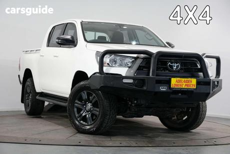 White 2023 Toyota Hilux Double Cab Pick Up Sr (4X4)