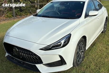 White 2023 MG MG5 Sedan Vibe