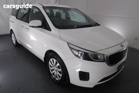 White 2016 Kia Carnival Wagon S