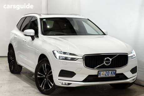 White 2021 Volvo XC60 Wagon T5 Momentum (Awd)