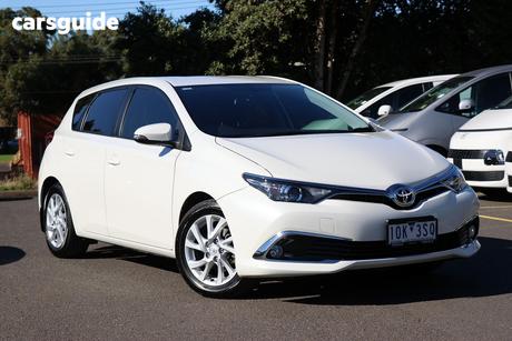 White 2018 Toyota Corolla Hatchback Ascent Sport