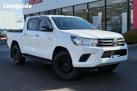 White 2017 Toyota Hilux Dual Cab Utility Sr (4X4)
