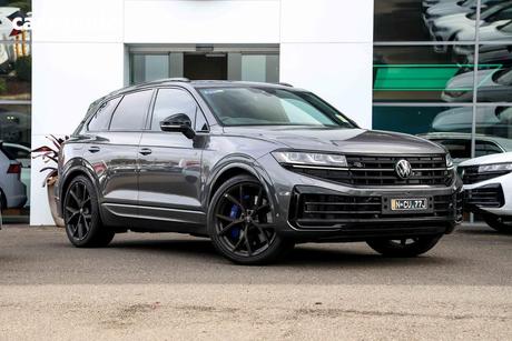 Grey 2025 Volkswagen Touareg Wagon R Ehybrid (Phev) Final Edition