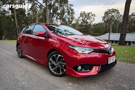 Red 2016 Toyota Corolla Hatchback Zr