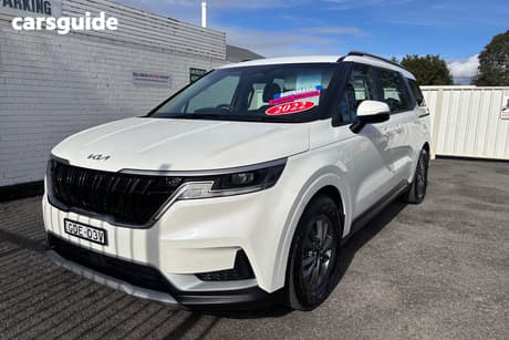 White 2022 Kia Carnival Wagon S
