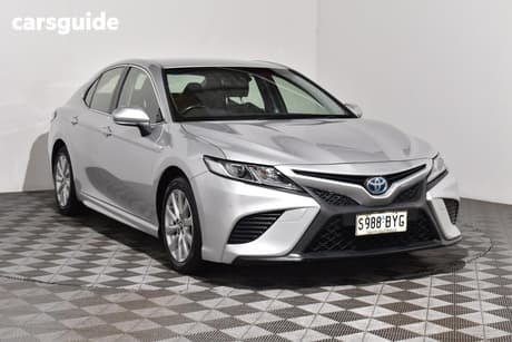 Silver 2018 Toyota Camry Sedan Ascent Sport (Hybrid)