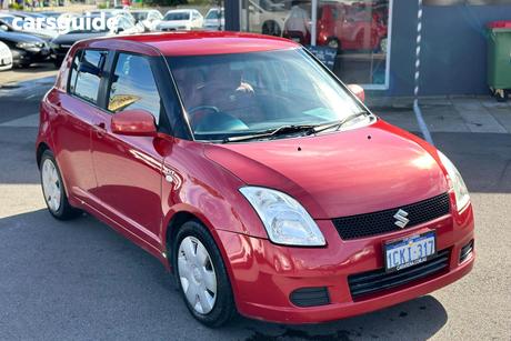 Red 2005 Suzuki Swift Hatchback