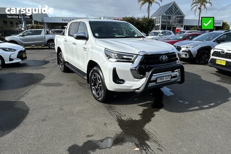 White 2023 Toyota Hilux Double Cab Pick Up Sr5 (4X4)