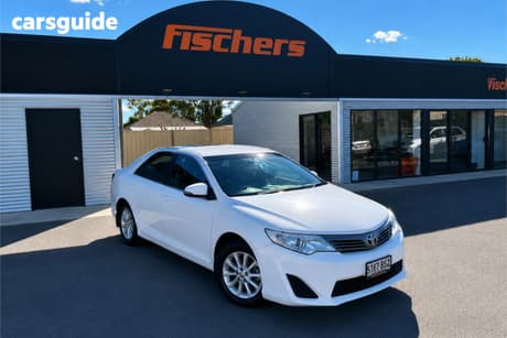 White 2014 Toyota Camry Sedan Altise