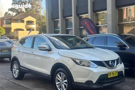 White 2017 Nissan Qashqai Wagon St (4X2)