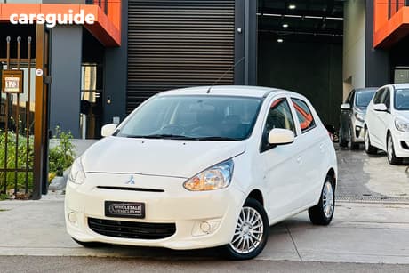 White 2014 Mitsubishi Mirage Hatchback Es