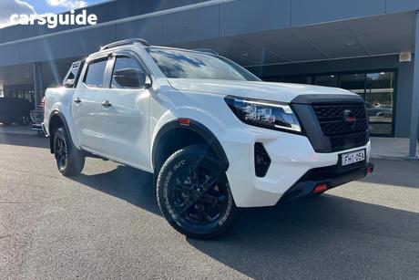 White 2024 Nissan Navara Dual Cab Pick-up St (4X4)