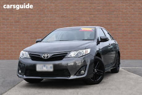 Grey 2014 Toyota Camry Sedan Rz S.E.