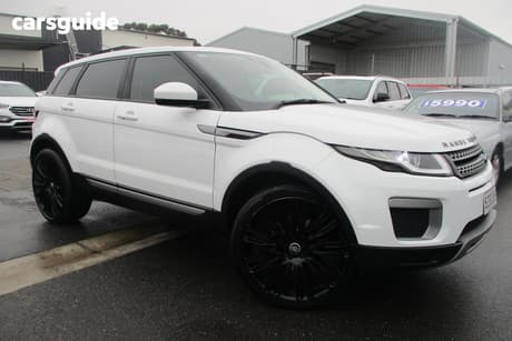 White 2015 Land Rover Range Rover Evoque SUV TD4 150 SE 4X4