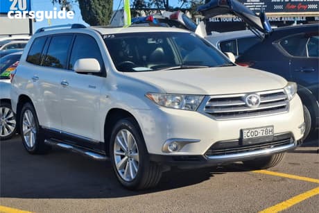 White 2013 Toyota Kluger Wagon Grande (4X4)