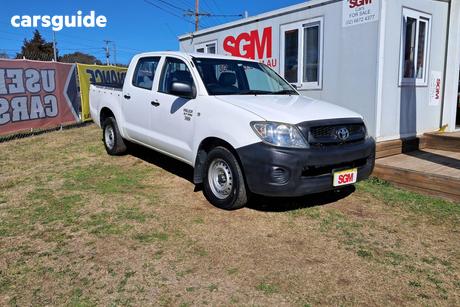 White 2009 Toyota Hilux Dual Cab Pick-up Workmate