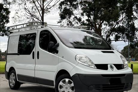 White 2016 Renault Trafic Commercial