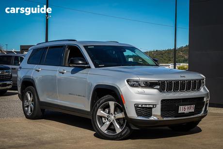 Silver 2022 Jeep Grand Cherokee Wagon Limited (4X4)