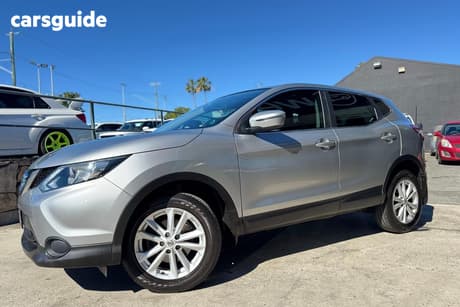 Silver 2016 Nissan Qashqai Wagon St (4X2)