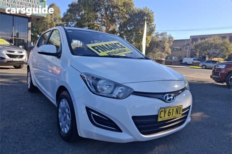 White 2013 Hyundai I20 Hatchback Active