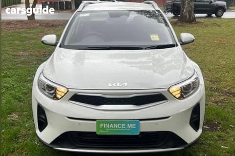 White 2024 Kia Stonic Wagon S