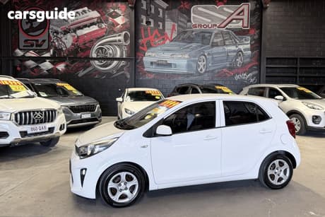White 2017 Kia Picanto Hatchback Si