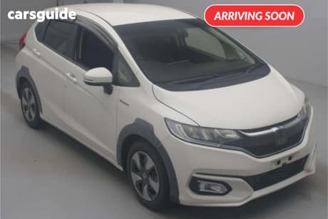 White 2017 Honda Fit Hatch HYBRID L HONDA SENSING