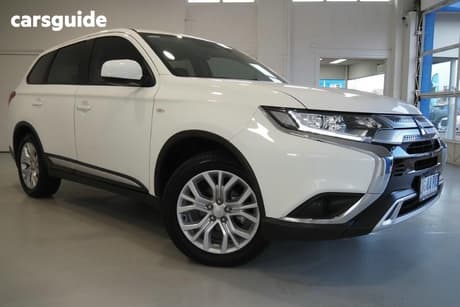 White 2021 Mitsubishi Outlander Wagon Es 7 Seat (Awd)