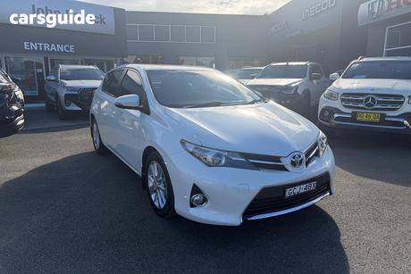White 2014 Toyota Corolla Hatchback Ascent Sport