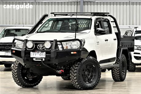 White 2019 Toyota Hilux Double Cab Chassis Sr (4X4)