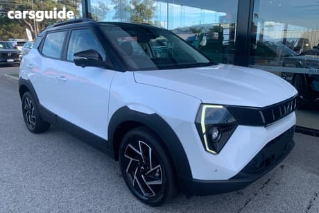 Black 2026 Mahindra Xuv 3Xo Wagon Ax7L