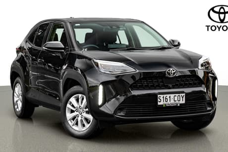Black 2022 Toyota Yaris Cross Wagon Gxl