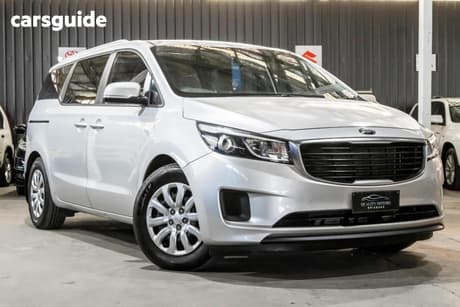 Silver 2018 Kia Carnival Wagon S