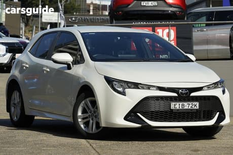 White 2019 Toyota Corolla Hatchback Ascent Sport + Tr Kit
