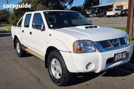 White 2015 Nissan Navara Dual Cab Pick-up St-R (4X4)