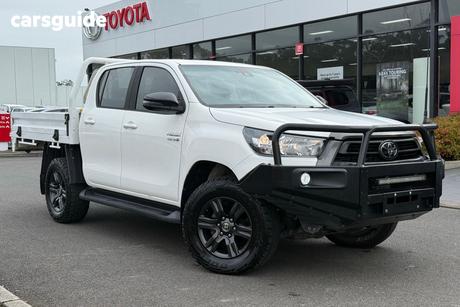 White 2022 Toyota Hilux Double Cab Chassis Sr (4X4)