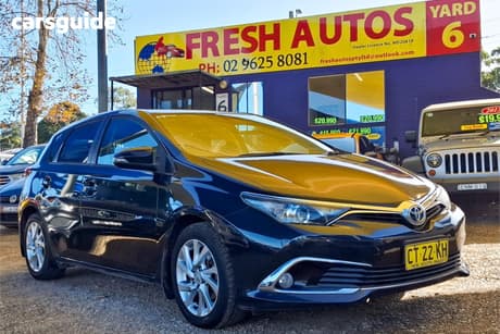 Black 2017 Toyota Corolla Hatchback Ascent Sport